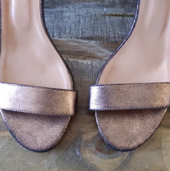 🆕🌿METALLIC LEATHER SANDALS🌿 - Picture 7 of 10